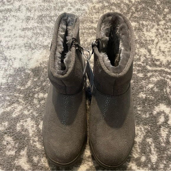 New Cat & Jack Grey Winter Boots - Picture 3 of 6